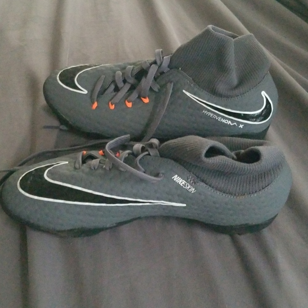 Nikeskin hypervenom turf soccer cleats